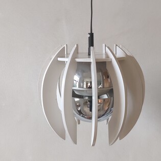 White wooden and aluminium pendant lamp