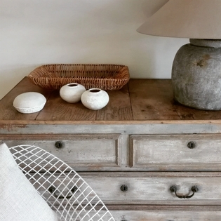 Oak chest of drawers